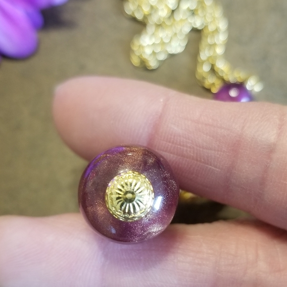 Purple Avon necklace - Picture 5 of 9